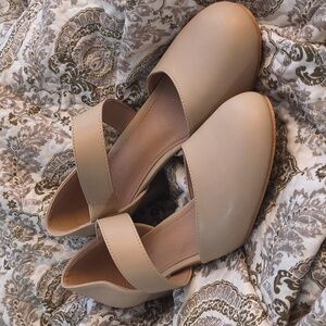 Tan Block Heel Shoes